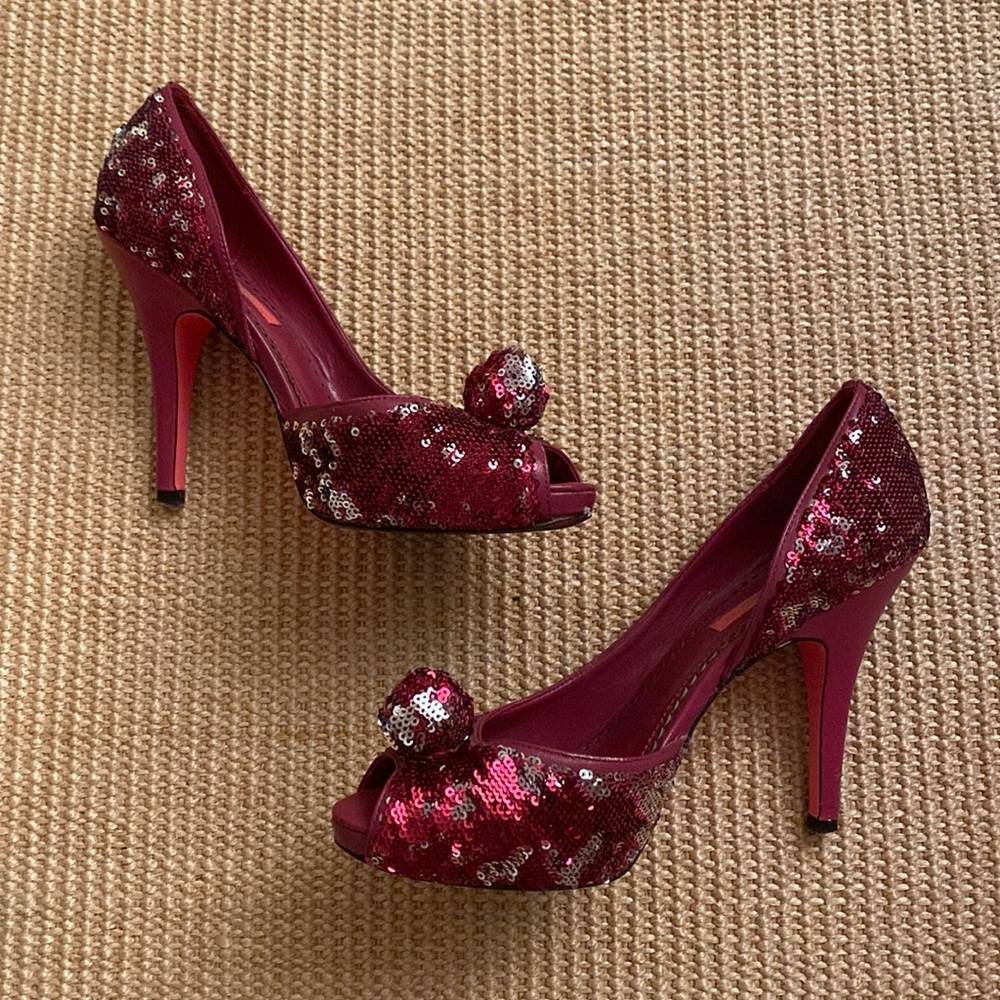 Pink sequin Betsey Johnson heels